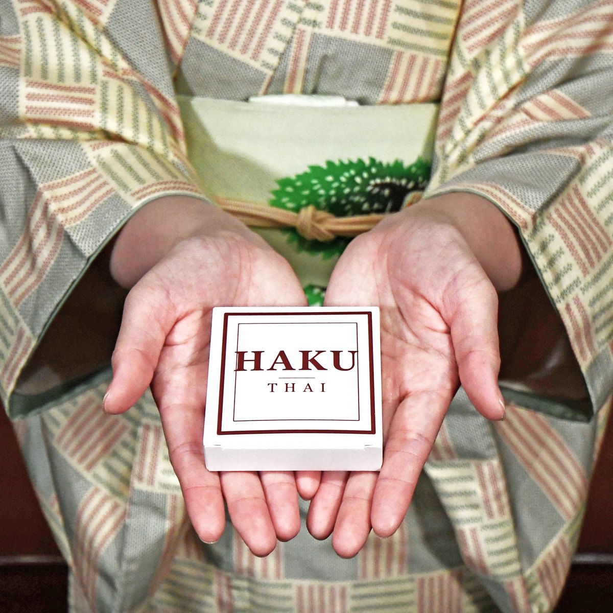 HAKU THAI の白箱